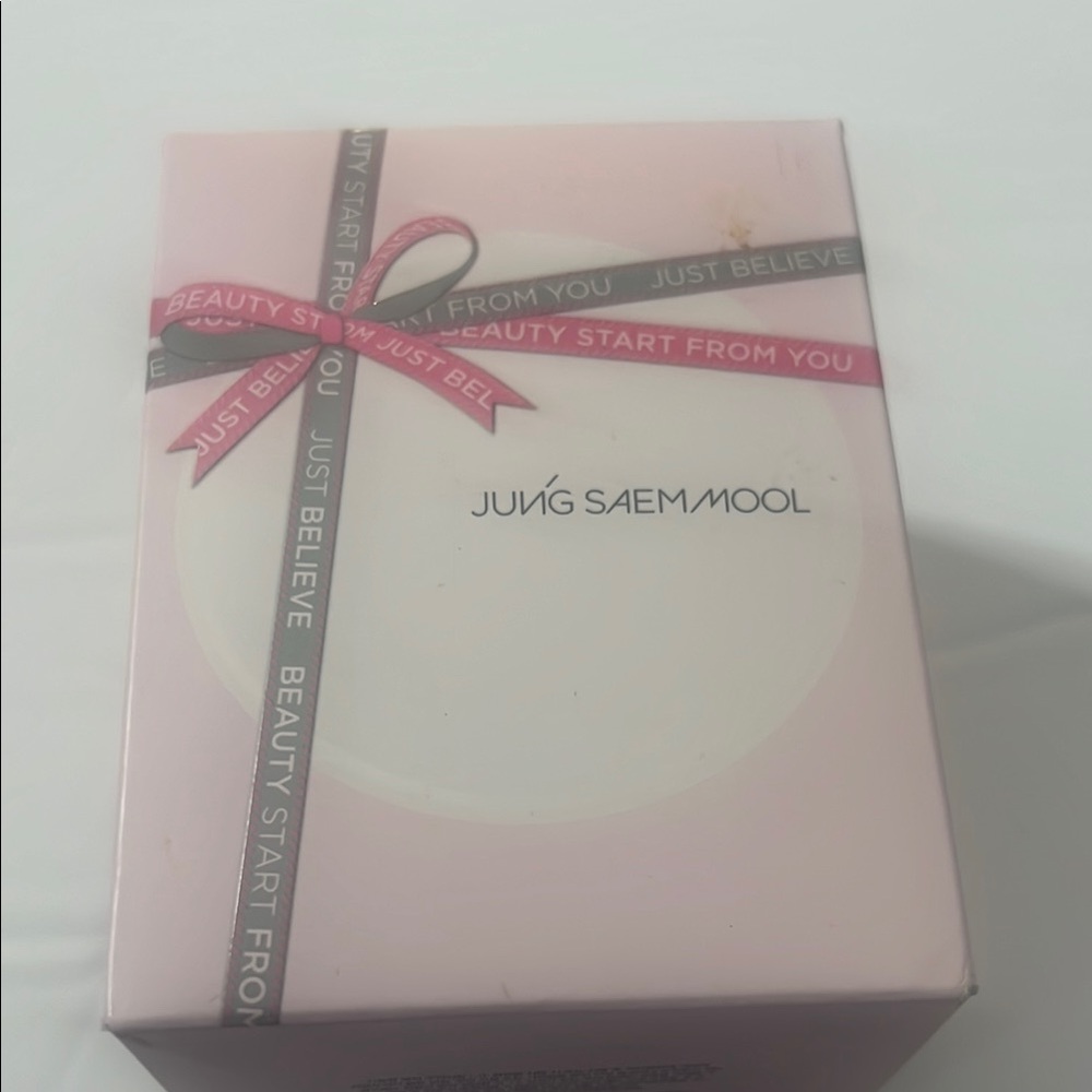 Jung Saem Mool Essential skin Nuder Cushion Special Pink Gift Box‎ set